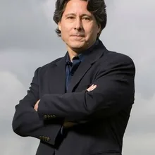 Robert Dugoni